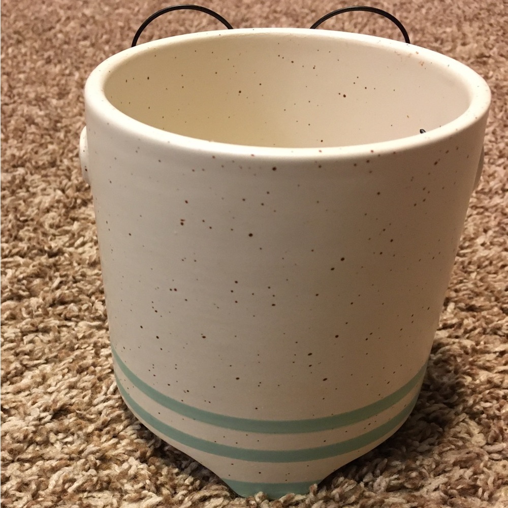 Flower Pot - Picture 2 of 4